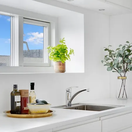 Апартаменты Sanders Arena - Lovely Three-bedroom Close To Metro Station Копенгаген